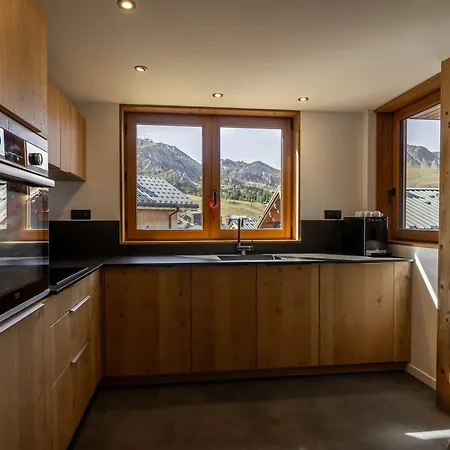 Montagnard Moderne - 9 Pers. - Fr-1-885-55 *